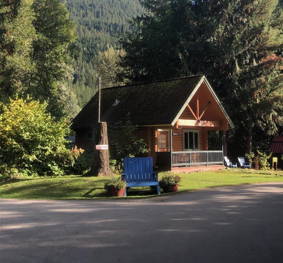 Revelstoke Rv & Cabin Resort Eksteriør bilde