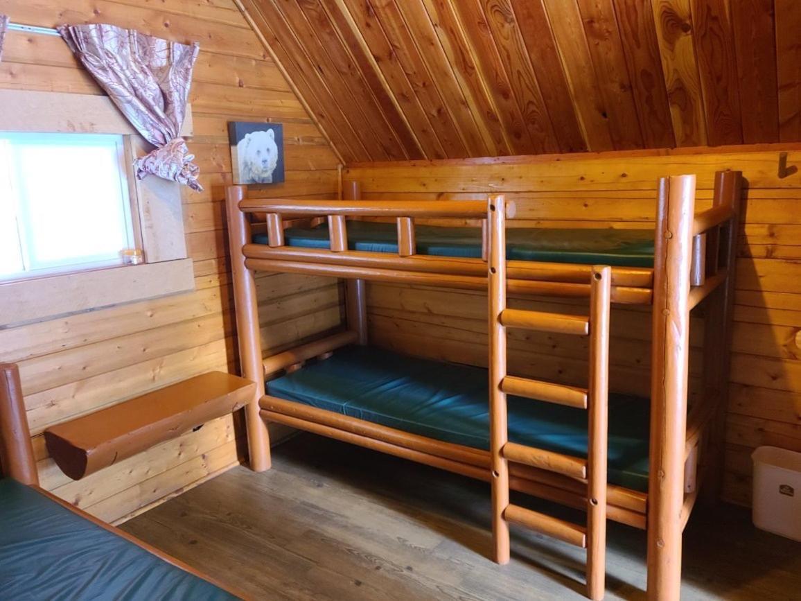 Revelstoke Rv & Cabin Resort Eksteriør bilde