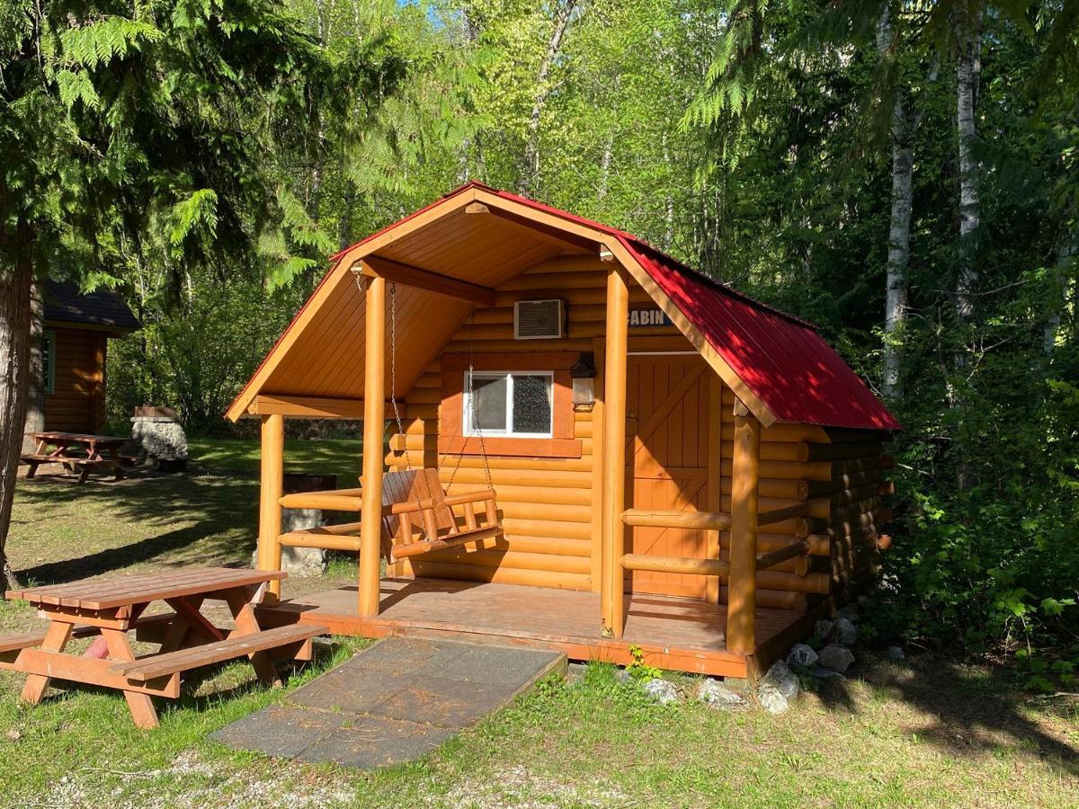 Revelstoke Rv & Cabin Resort Eksteriør bilde