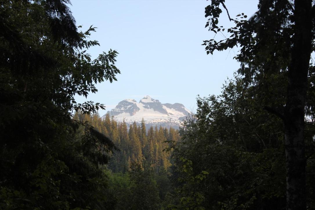 Revelstoke Rv & Cabin Resort Eksteriør bilde